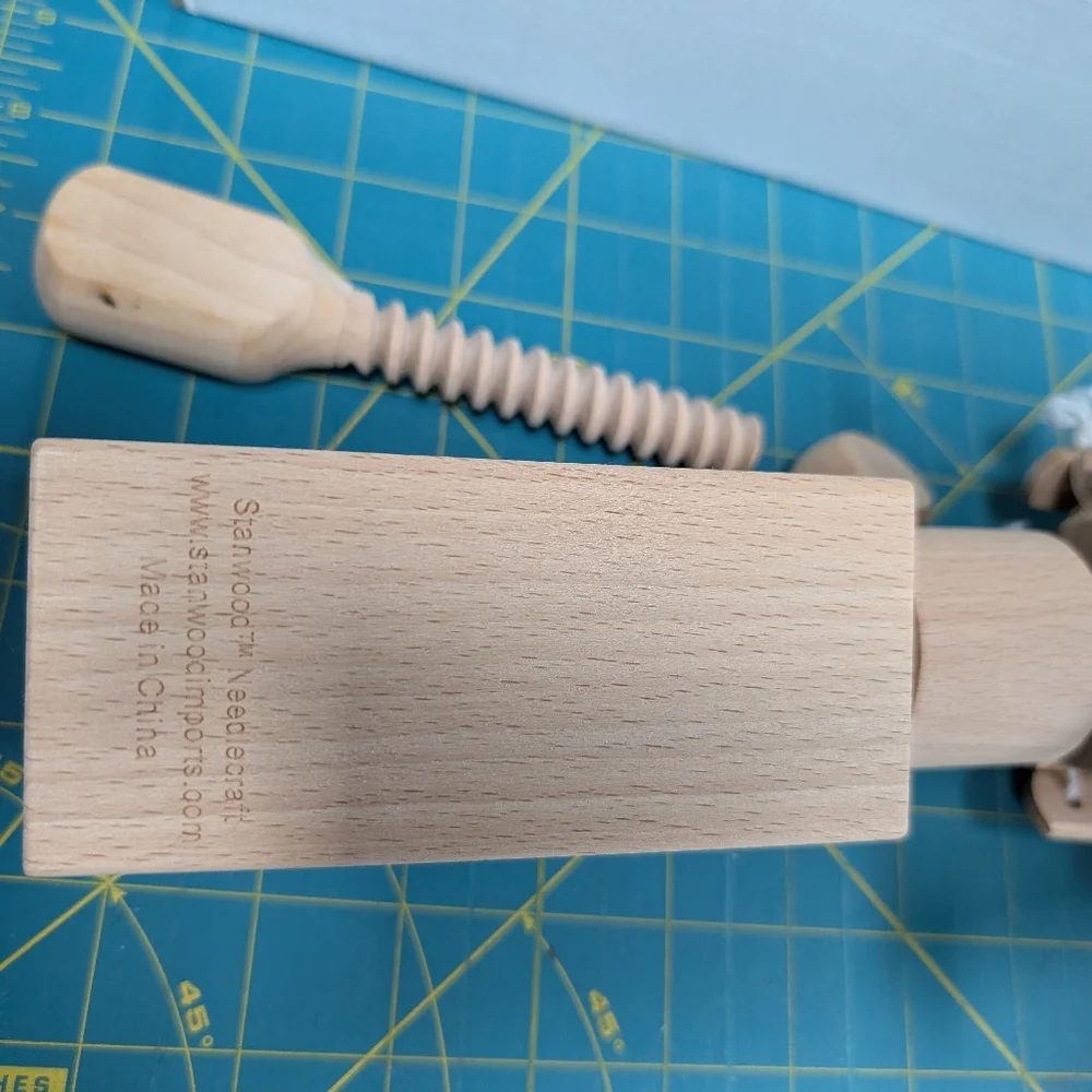 Stanwood Wooden Yarn Swift with Original Box, Made In China - Picture 8 of 8